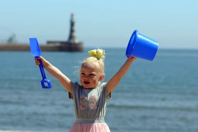 Hot weather continues at Roker Beach. Aiyla Kay, 2