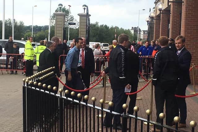 The Uruguayan arriving at the Stadium of Light on Saturday