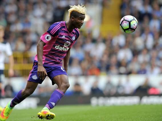 Didier Ndong playing for Sunderland.