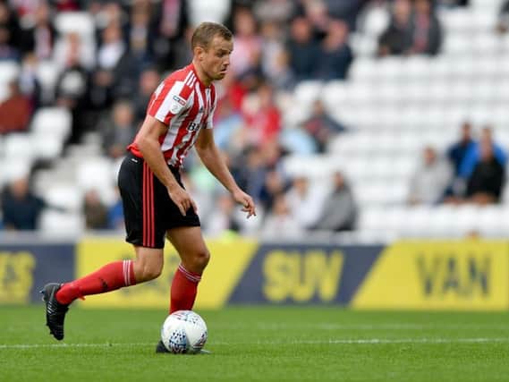 Lee Cattermole playing for Sunderland.