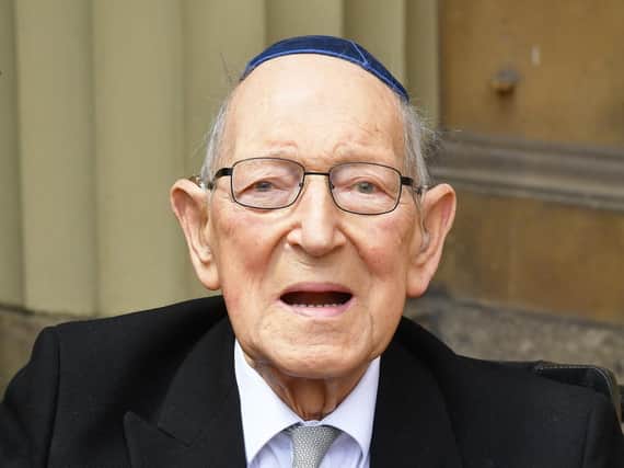 Lieutenant Colonel Mordaunt Cohen, the UK's oldest Jewish war veteran, has died at the age of 102.