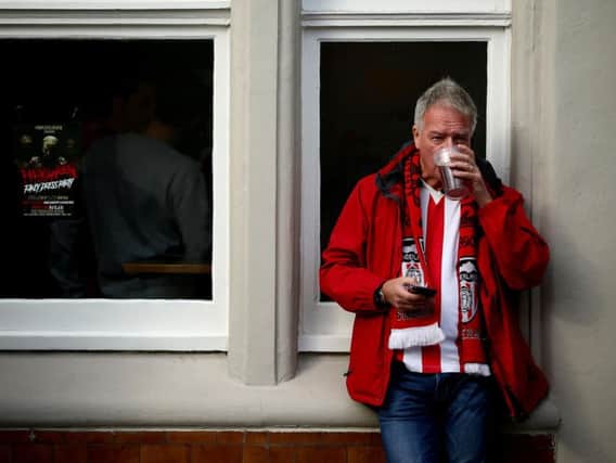 Where can Sunderland fans grab a pint on Sunday near Wembley?