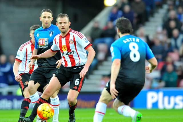 Lee Cattermole looks for a pass