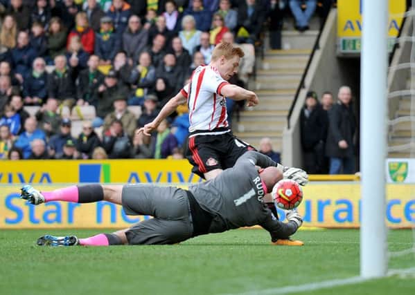 Duncan Watmore fires home Sunderland's third goal at Norwich. Picture by Frank Reid