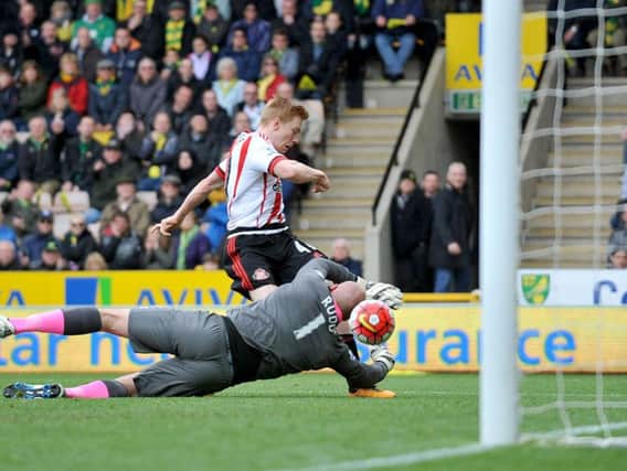 Duncan Watmore slots home to seal an impressive win for Sunderland on his return from injury.