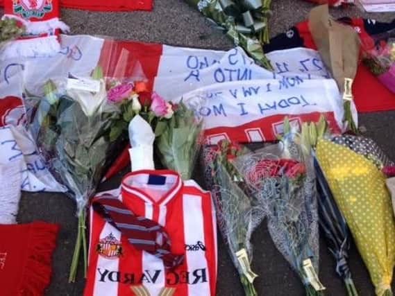 Peter Bull paid an emotional tribute to the 96 fans killed at Hillsborough - by laying a Sunderland shirt and his old school tie.