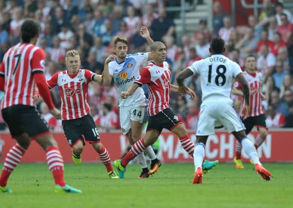 Sunderlands Adnan Januzaj comes to a dead end against Southampton