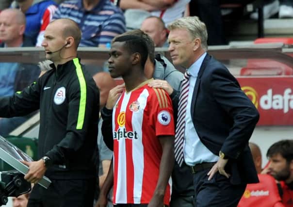 Joel Asoro with Sunderland boss David Moyes