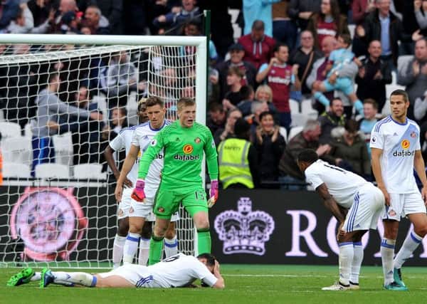 Jordan Pickford berates his defenders after Sunderland succumbed to a late defeat at West Ham. Picture by Frank Reid