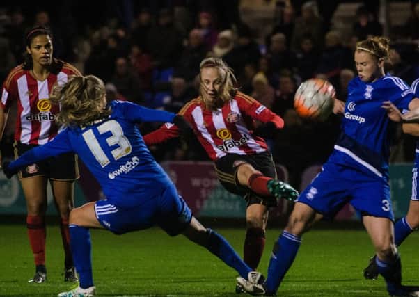 Beth Mead takes a shot at goal in last night's defeat