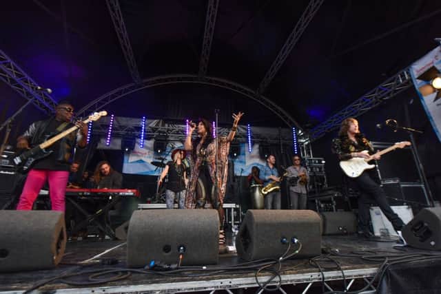 The Brand New Heavies In Sunniside Live in July 2016