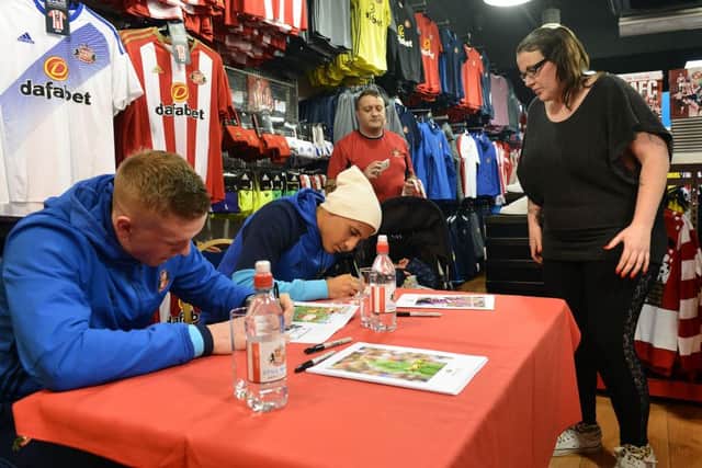 Jordan Pickford and Wahbi Khazri signing autographs at the SAFC Club Shop in the Galleries, Washington. Picture by FRANK REID