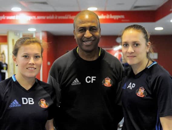 Sunderland head coach Carlton Fairweather with new signings Dominique Bruinenberg (left) and Anke Preuss (right). Picture by FRANK REID