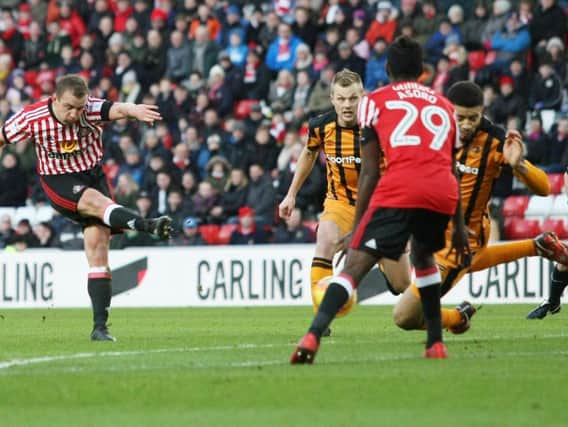 Lee Cattermole in action against Hull