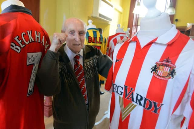 Birthday surprise for 102 year old SAFC supporter Ernie Jones by The Fans Museum
