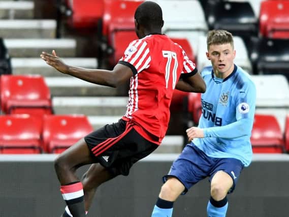 Benjamin Mbunga-Kimpioka in action for Sunderland.