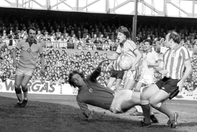 Pop Robson goes close for Sunderland against Newcastle in 1980